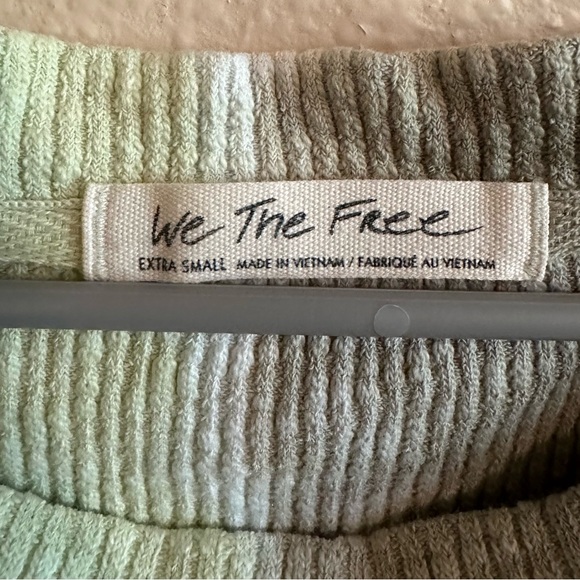 We The Free (Free People) Textured Long Sleeve Top Size XS - Picture 3 of 4